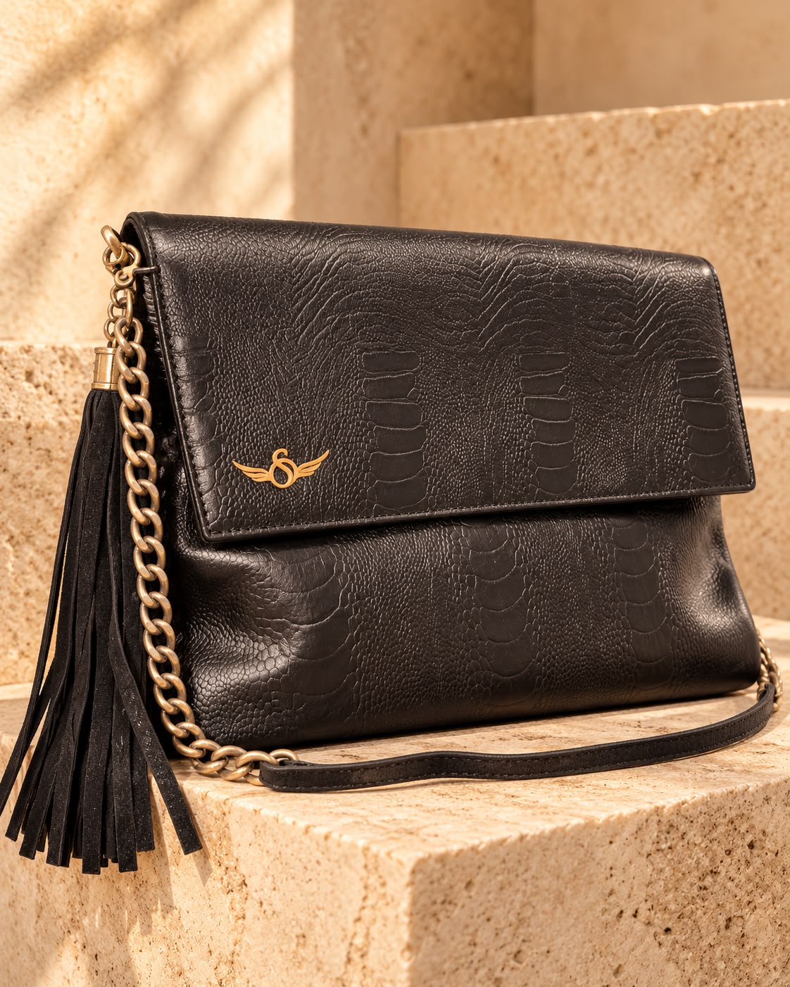 Black Aura Clutch